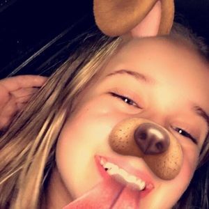 Meet your Posher, Amelia